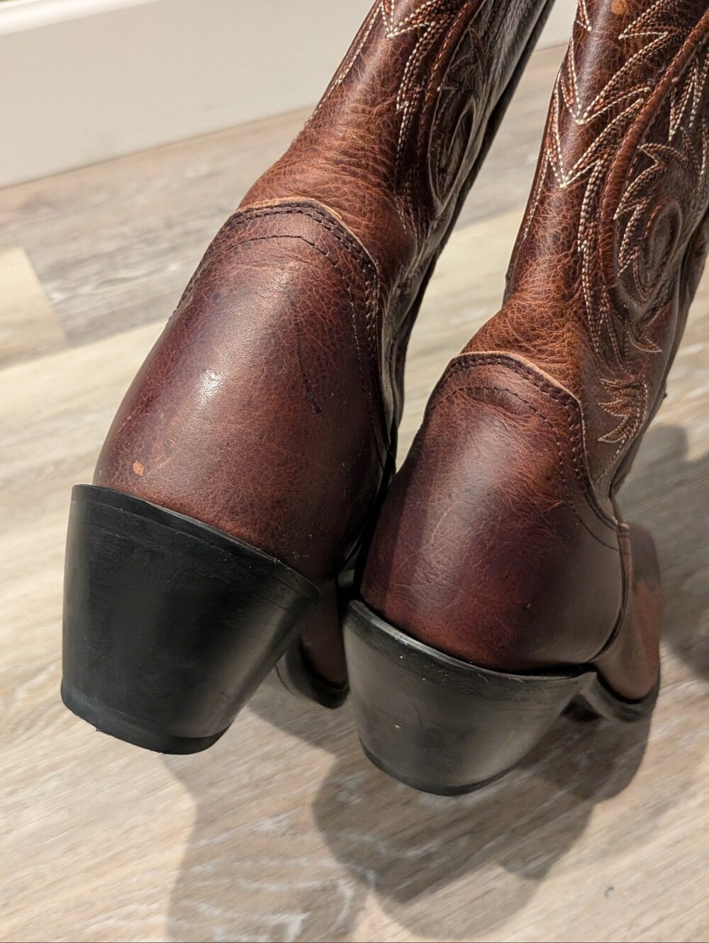 Justin Size 7B Women's Boot w/ Cognac Damiana Cow Foot w/ Narrow Snipped Toe - Picture 4 of 8
